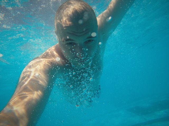 plavec pod vodou